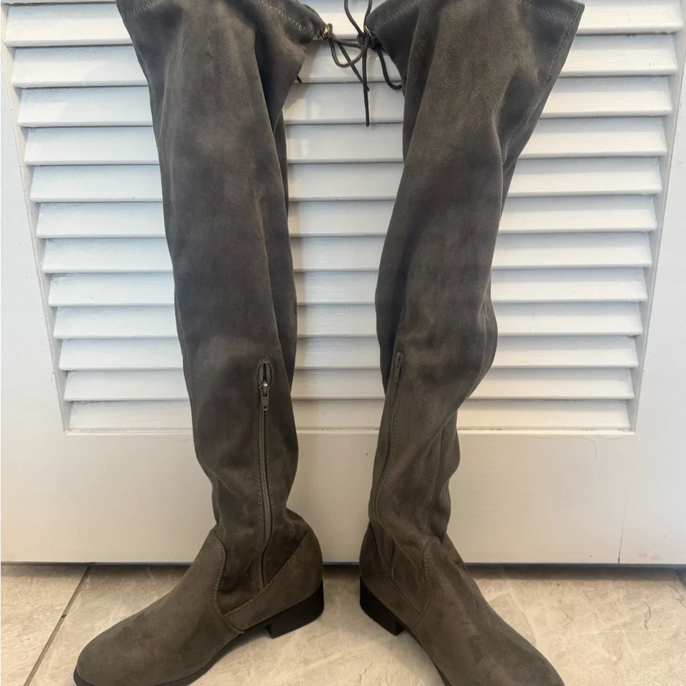 Generation Y Gray Over the Knee Boots Size 8 - Picture 5 of 9